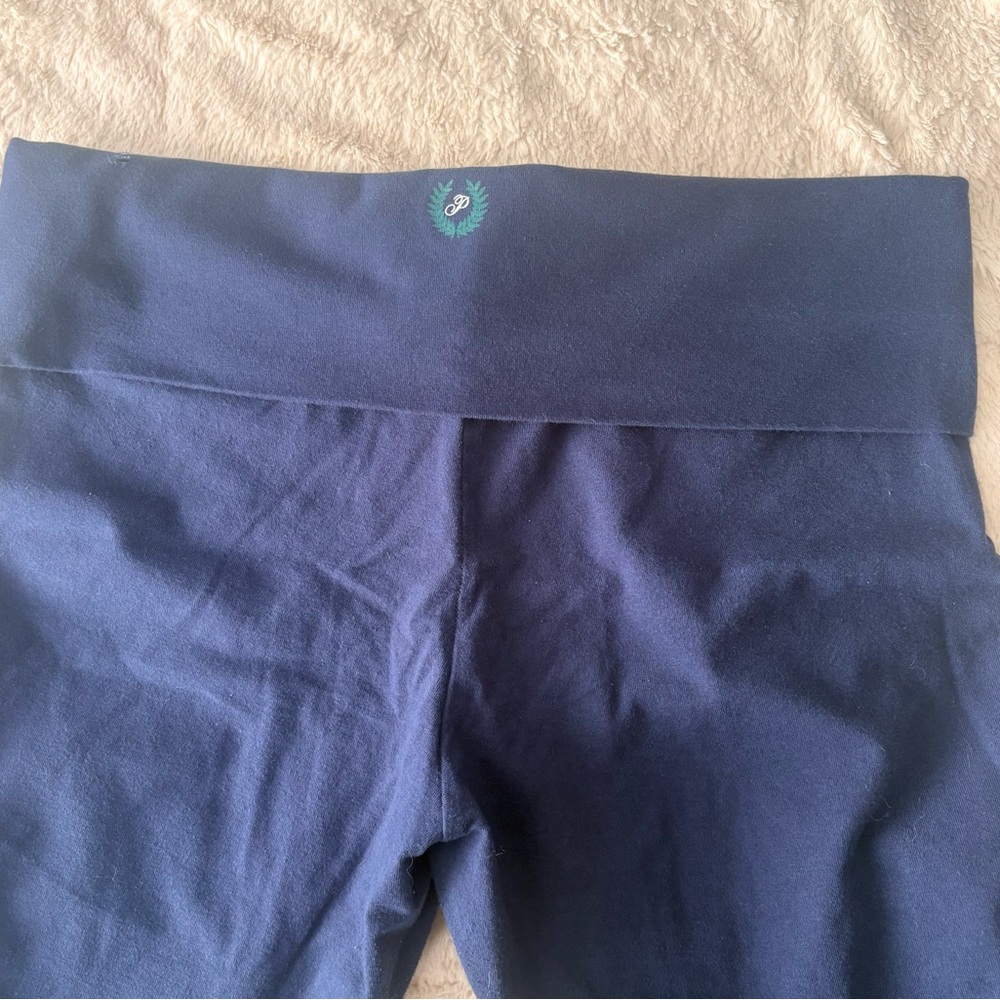 PINK Victoria’s Secret Navy Blue Ribbed Crop Top & Foldover Cotton Leggings Set - Picture 3 of 8